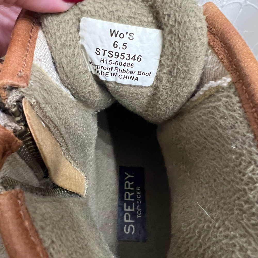 Like new 6.5 Sperry - Picture 4 of 4
